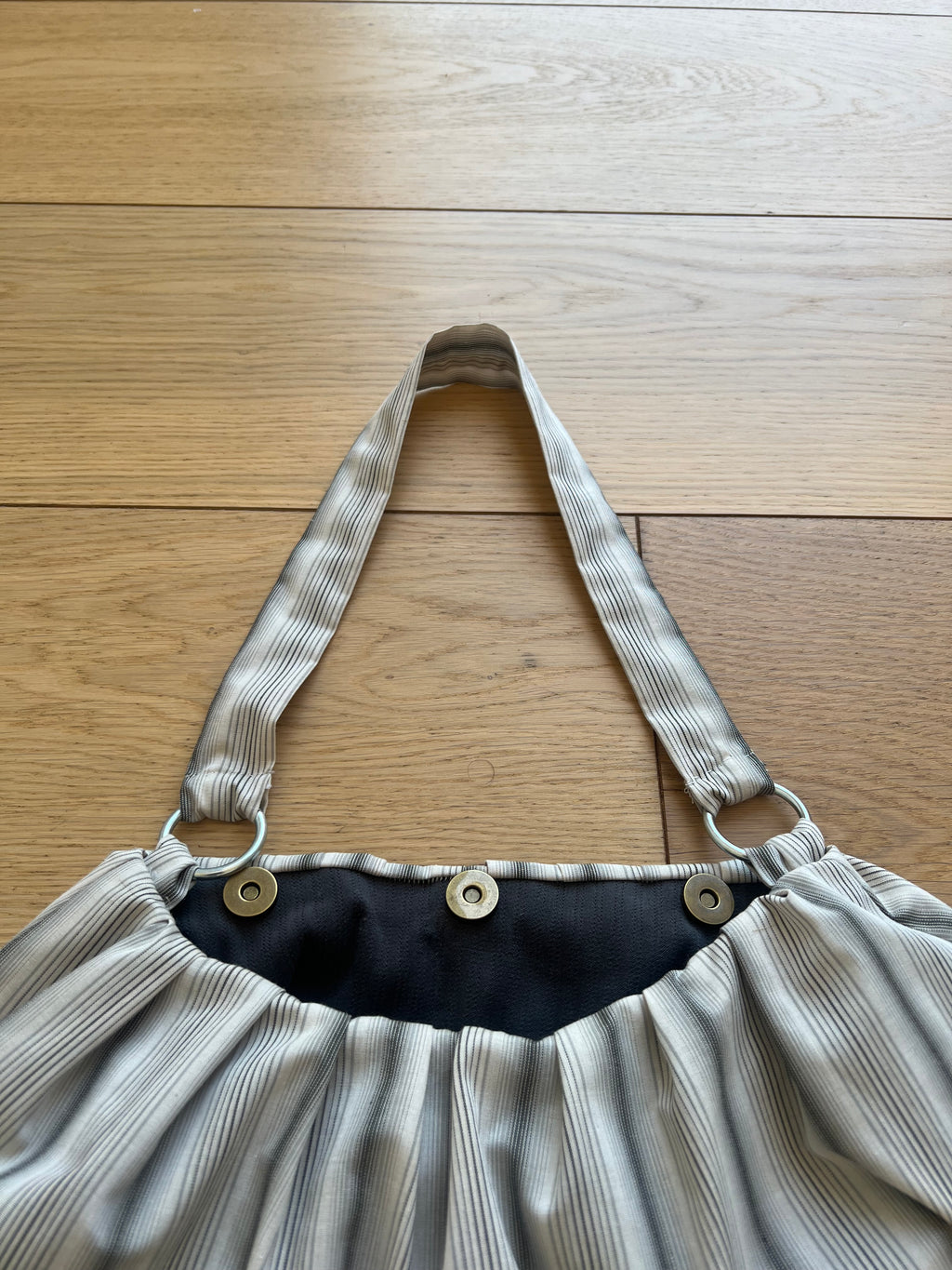 Stone Stripe Pleat Bag (wo/ Pocket)